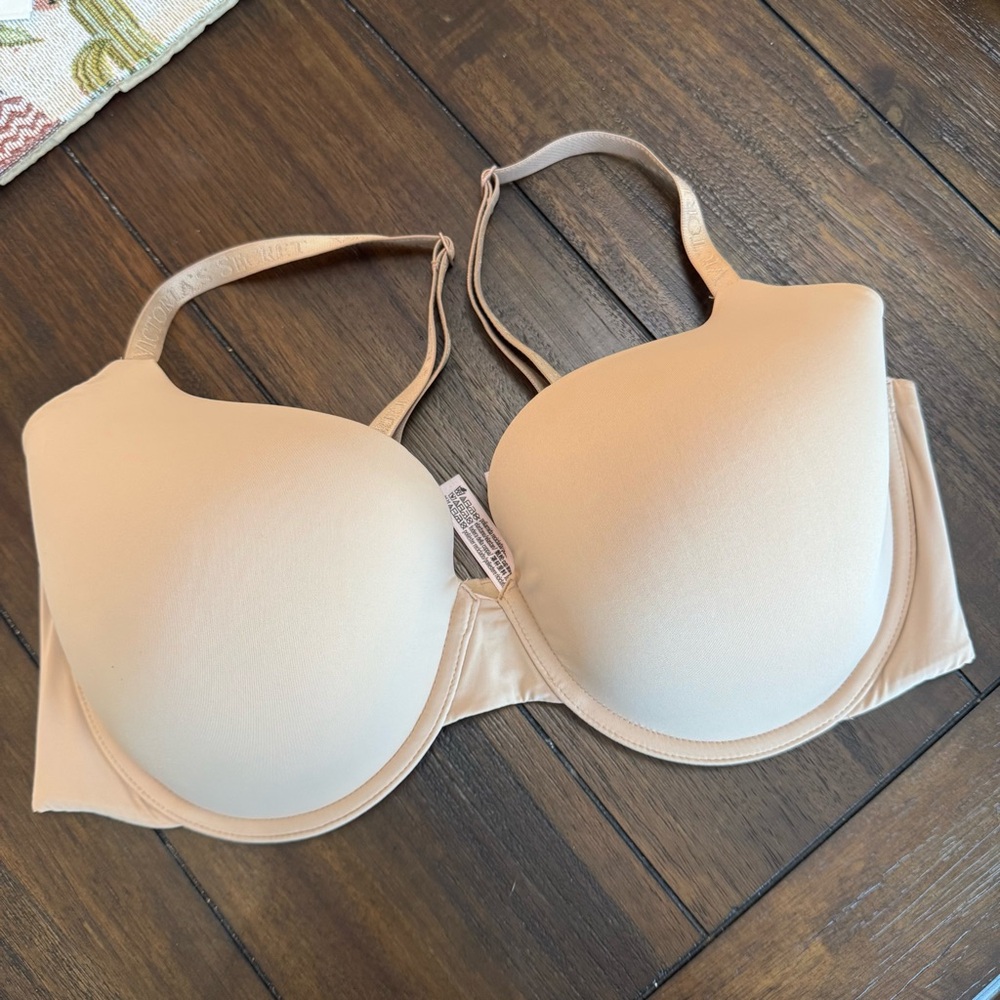 Victoria's Secret Light Beige Prefect Coverahe Bra size: 38DD